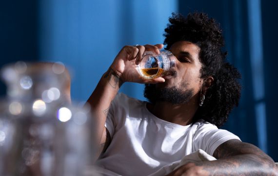Como Ajudar um Familiar com Alcoolismo: Dicas e Estratégias Eficazes